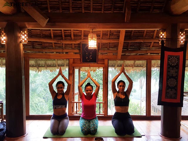 Yoga in Vietnam & Kambodscha  